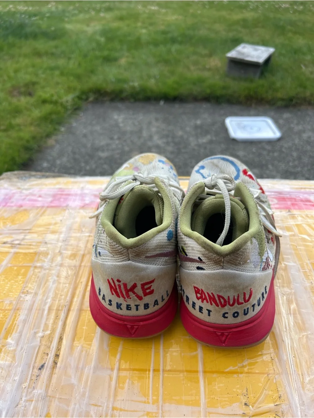 NIKE KYRIE 5 CQ4326-100 BANDULU Boy’s Multicolor Athletic Sneakers Size 7Y